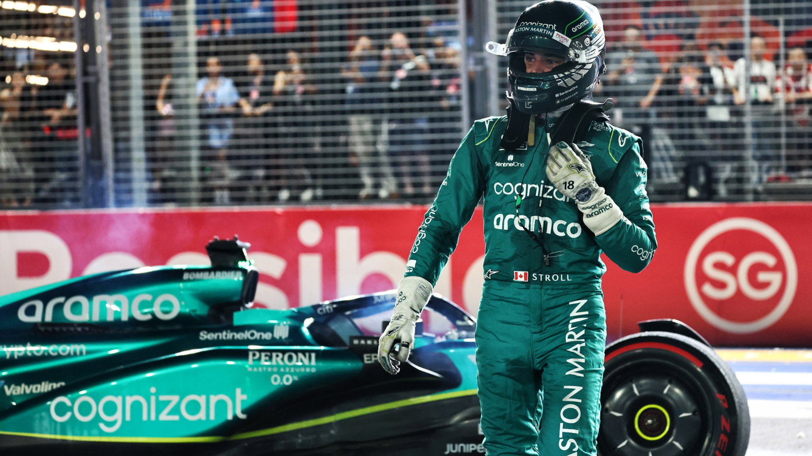 Lance Stroll (CDN) Aston Martin F1 Team AMR23 crashed in qualifying. Formula 1 World Championship, Rd 16, Singapore Grand