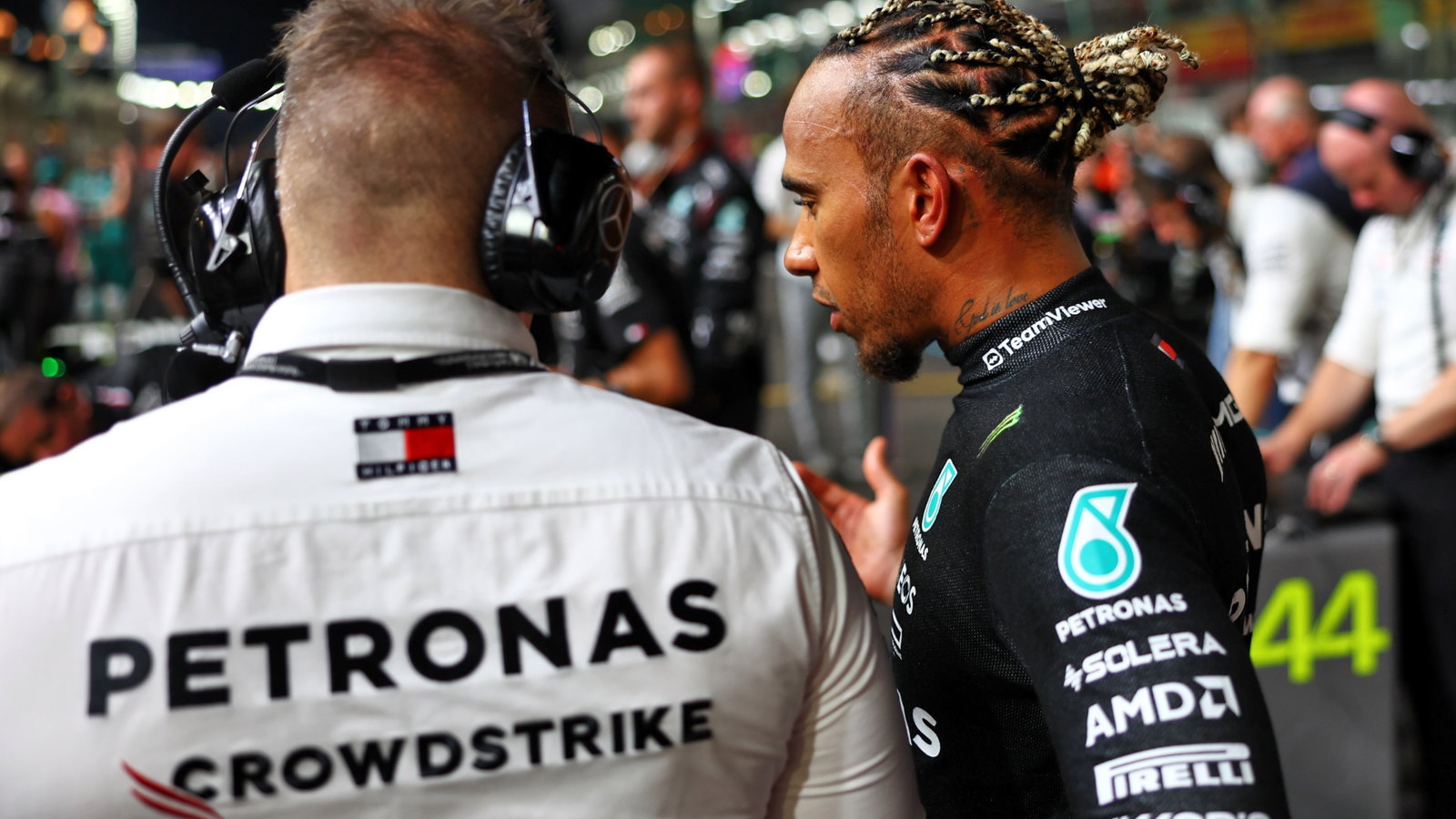 Lewis Hamilton (GBR) Mercedes AMG F1 on the grid. Formula 1 World Championship, Rd 16, Singapore Grand Prix, Marina Bay