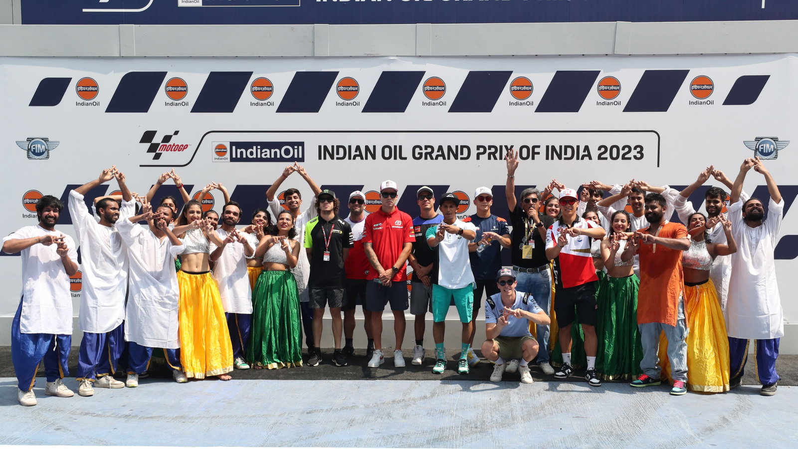 Riders and dancers, Indian MotoGP, 21 September