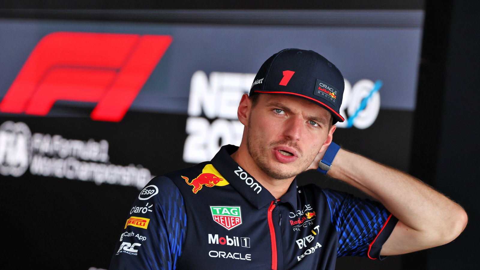 Max Verstappen (NLD) Red Bull Racing. Formula 1 World Championship, Rd 17, Japanese Grand Prix, Suzuka, Japan, Preparation