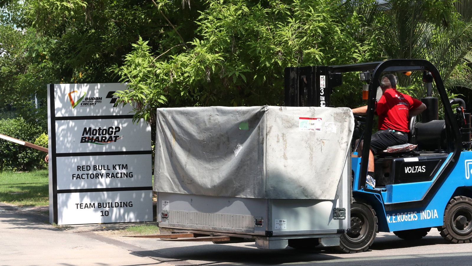 Freight, paddock , Indian MotoGP, 21 September