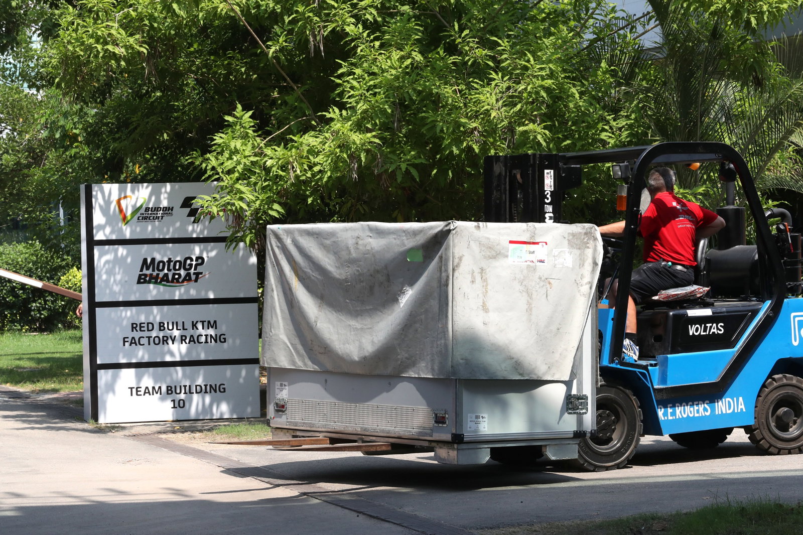 Freight, paddock , Indian MotoGP, 21 September