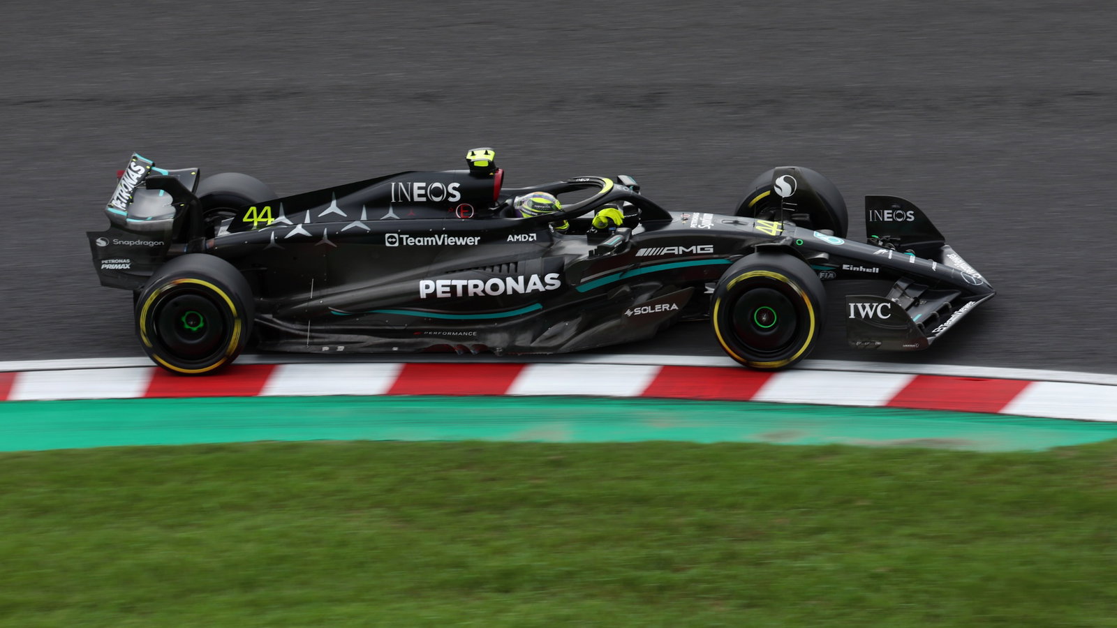 Lewis Hamilton (GBR) Mercedes AMG F1 n,