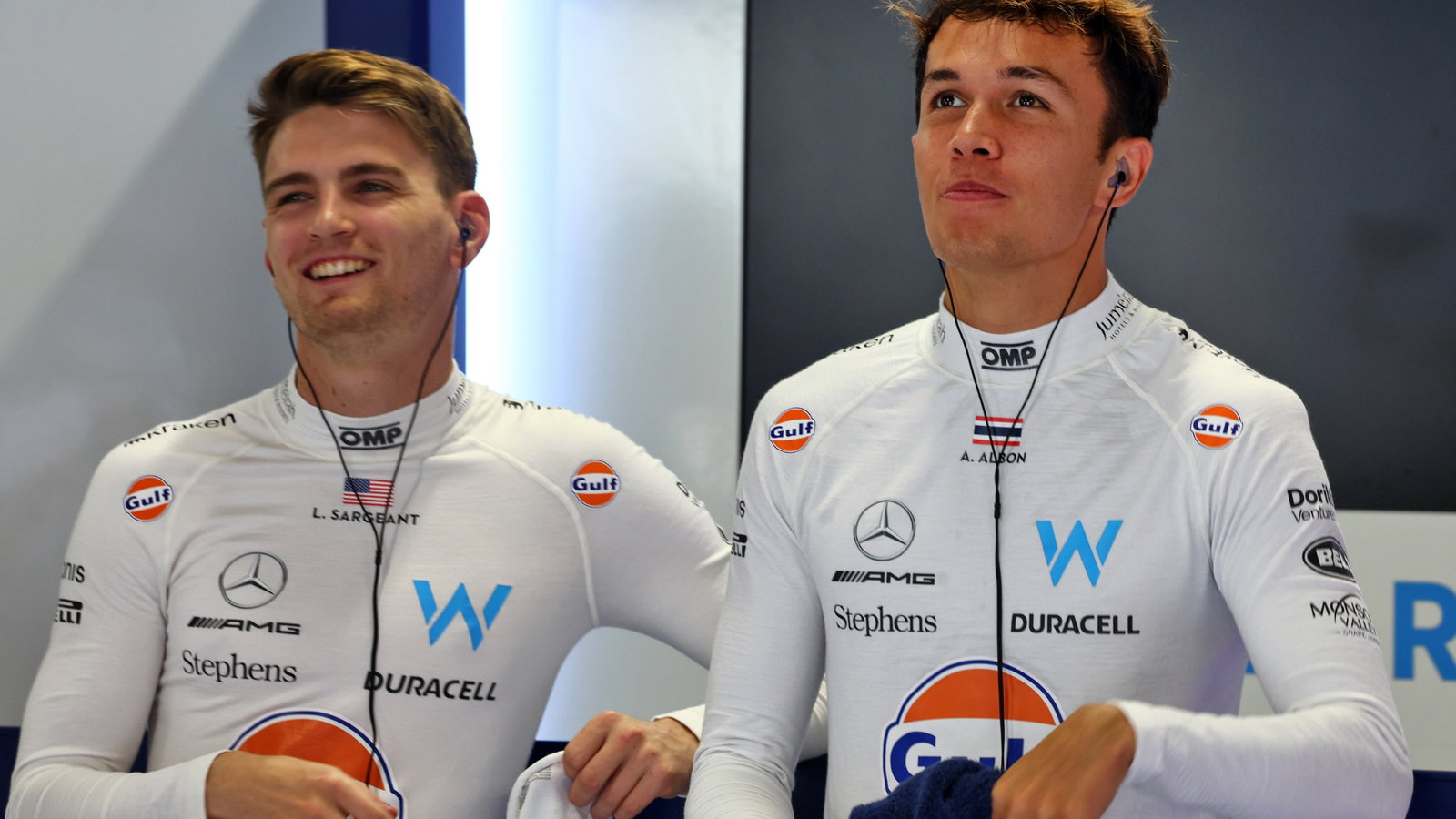 Alexander Albon (THA) Williams Racing (Right) with Logan Sargeant (USA) Williams Racing. Formula 1 World Championship, Rd