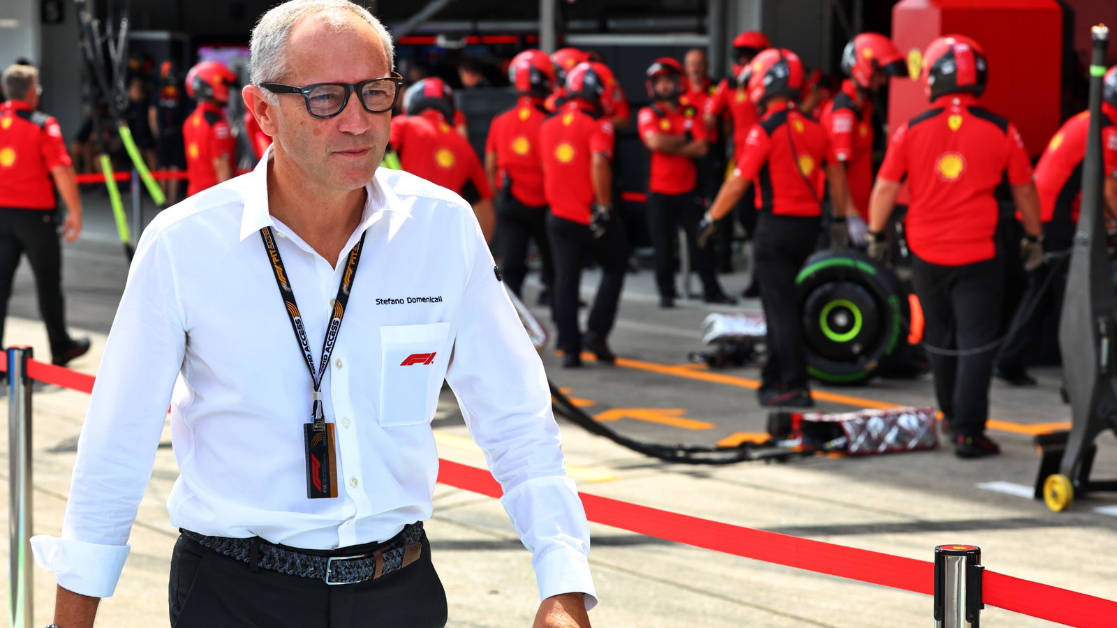 Stefano Domenicali (ITA) Formula One President and CEO. Formula 1 World Championship, Rd 17, Japanese Grand Prix, Suzuka,