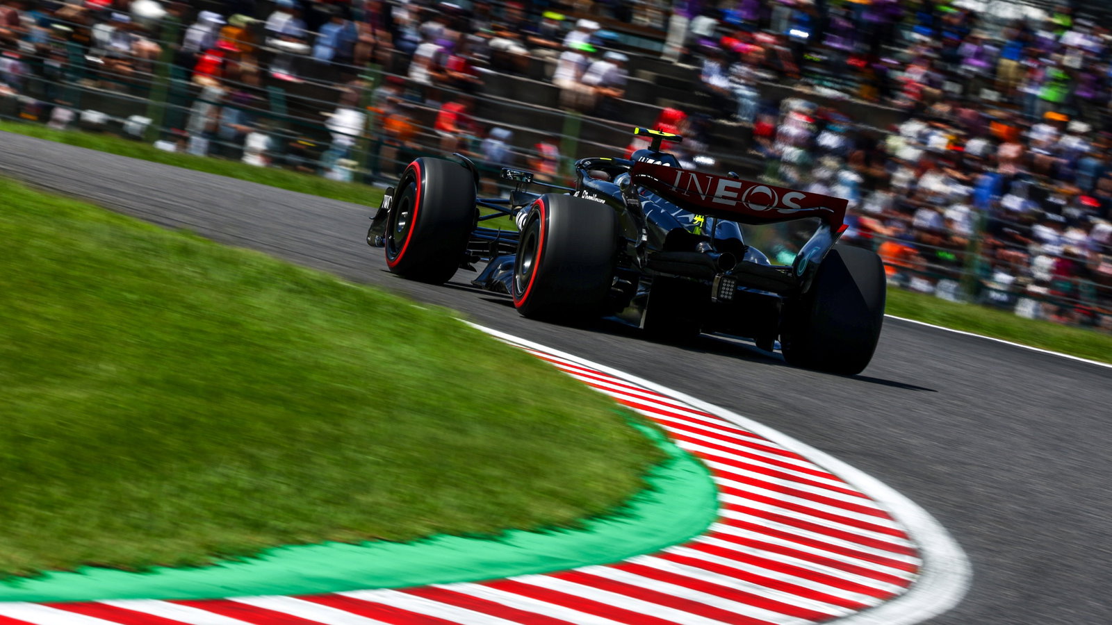 Lewis Hamilton (GBR), Mercedes AMG F1 Formula 1 World Championship, Rd 17, Japanese Grand Prix, Suzuka, Japan, Qualifying
