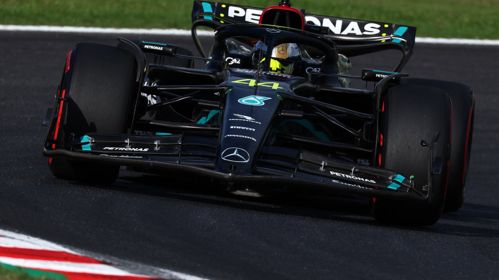 Lewis Hamilton (GBR) Mercedes AMG F1 W14. Formula 1 World Championship, Rd 17, Japanese Grand Prix, Suzuka, Japan,