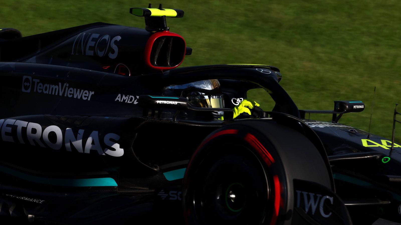 Lewis Hamilton (GBR) Mercedes AMG F1 W14. Formula 1 World Championship, Rd 17, Japanese Grand Prix, Suzuka, Japan,