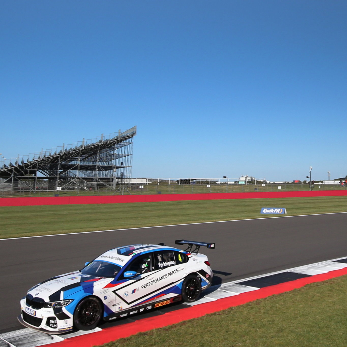 Colin Turkington - Team BMW BMW 330e M