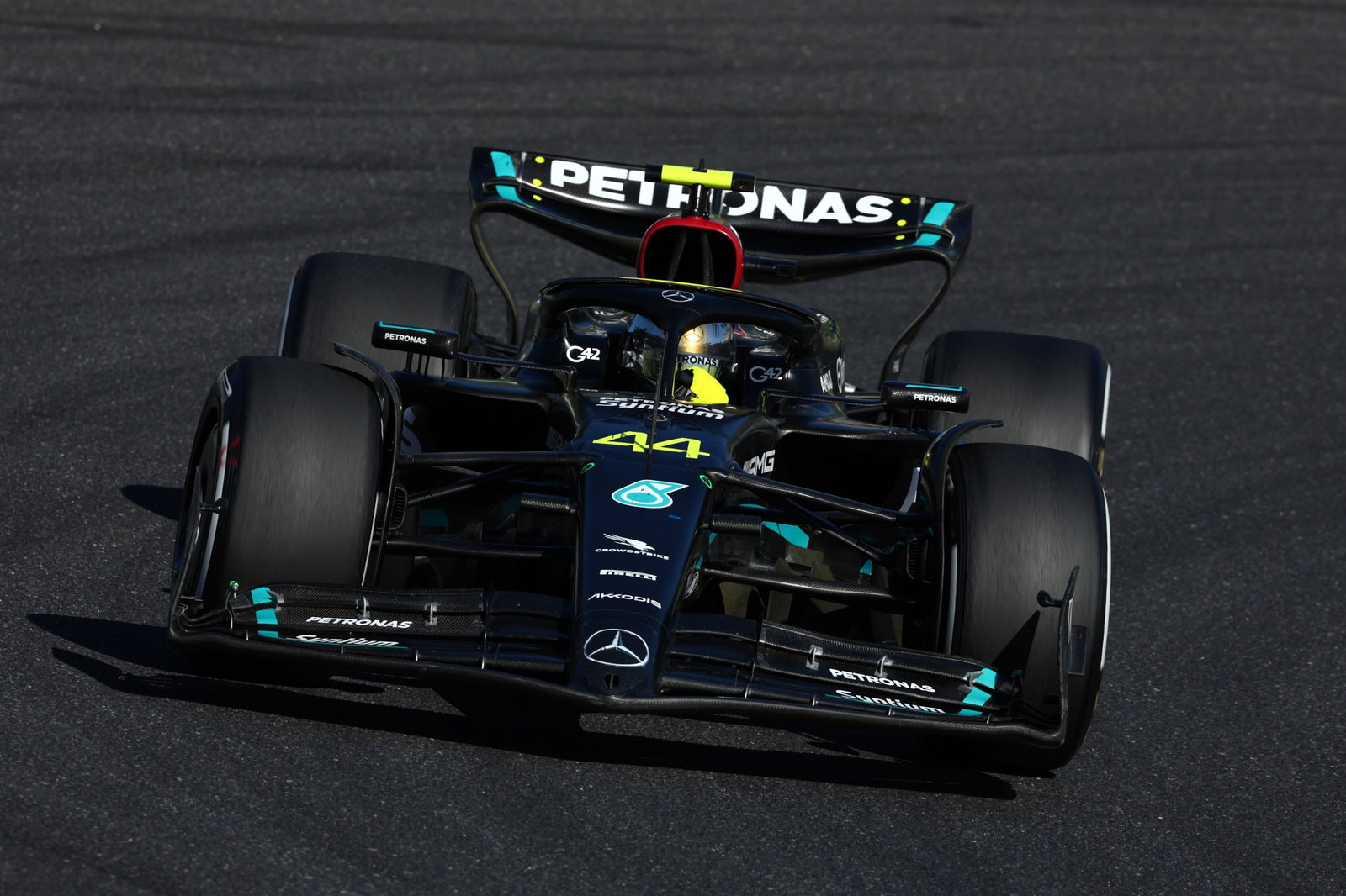 Lewis Hamilton (GBR) Mercedes AMG F1 W14. Formula 1 World Championship, Rd 17, Japanese Grand Prix, Suzuka, Japan, Race