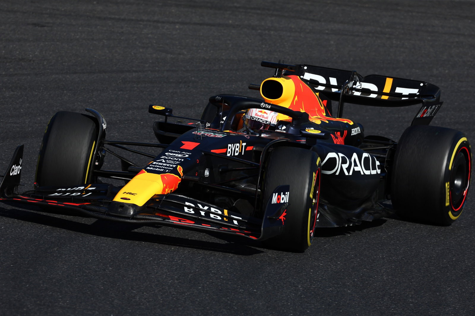 Max Verstappen (NLD) Red Bull Racing RB19. Formula 1 World Championship, Rd 17, Japanese Grand Prix, Suzuka, Japan, Race