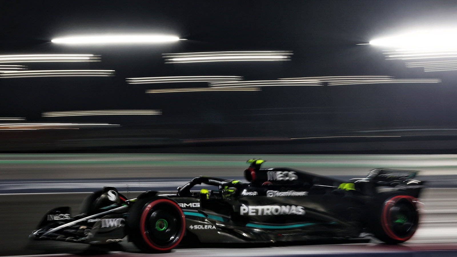 Lewis Hamilton (GBR) Mercedes AMG F1 W14