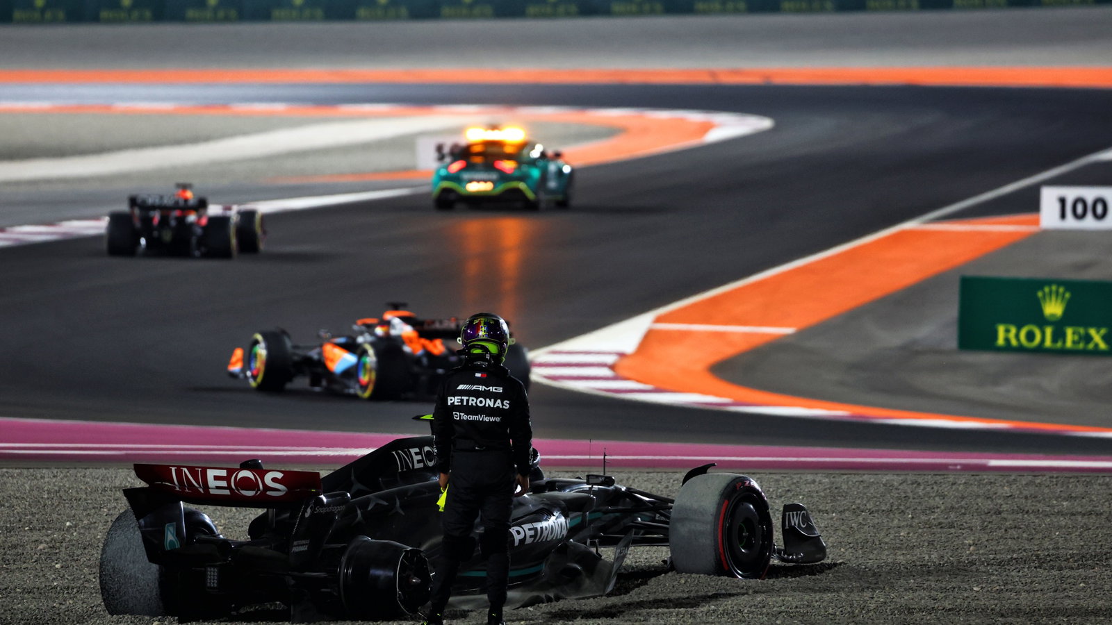 Lewis Hamilton (GBR) Mercedes AMG F1 W14 crashed out at the start of the race. Formula 1 World Championship, Rd 18, Qatar