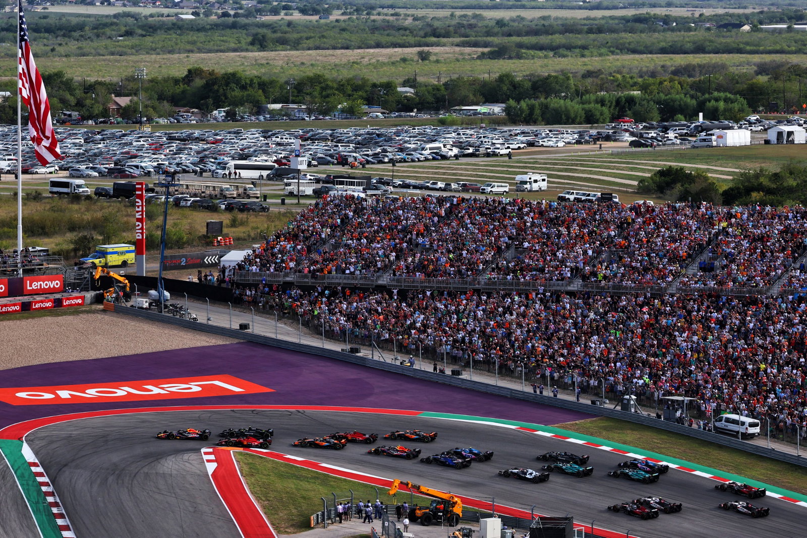 Max Verstappen (NLD) Red Bull Racing RB19 leads at the start of Sprint. Formula 1 World Championship, Rd 19, United States