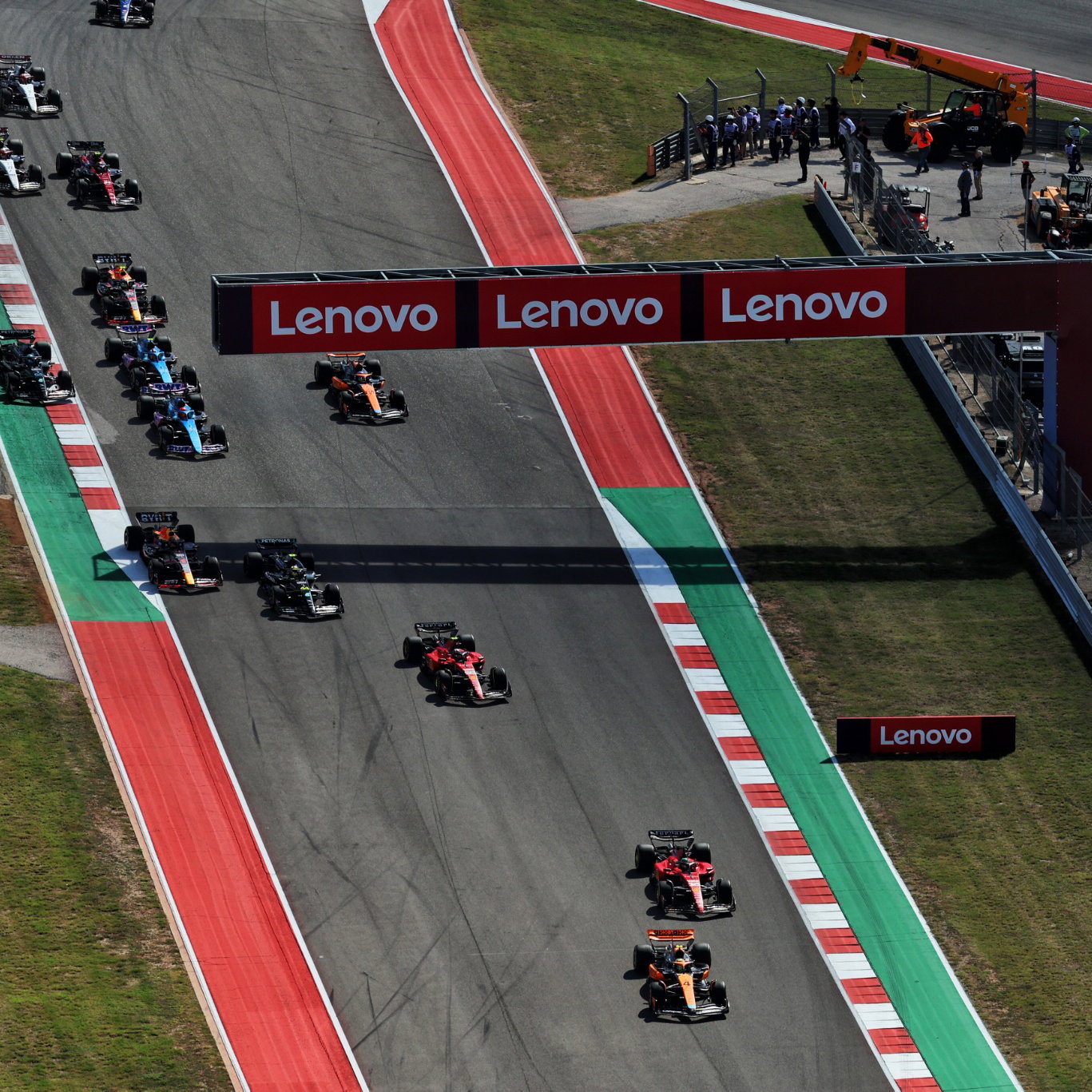 Lando Norris (GBR) McLaren MCL60 leads at the start of the race. Formula 1 World Championship, Rd 19, United States Grand