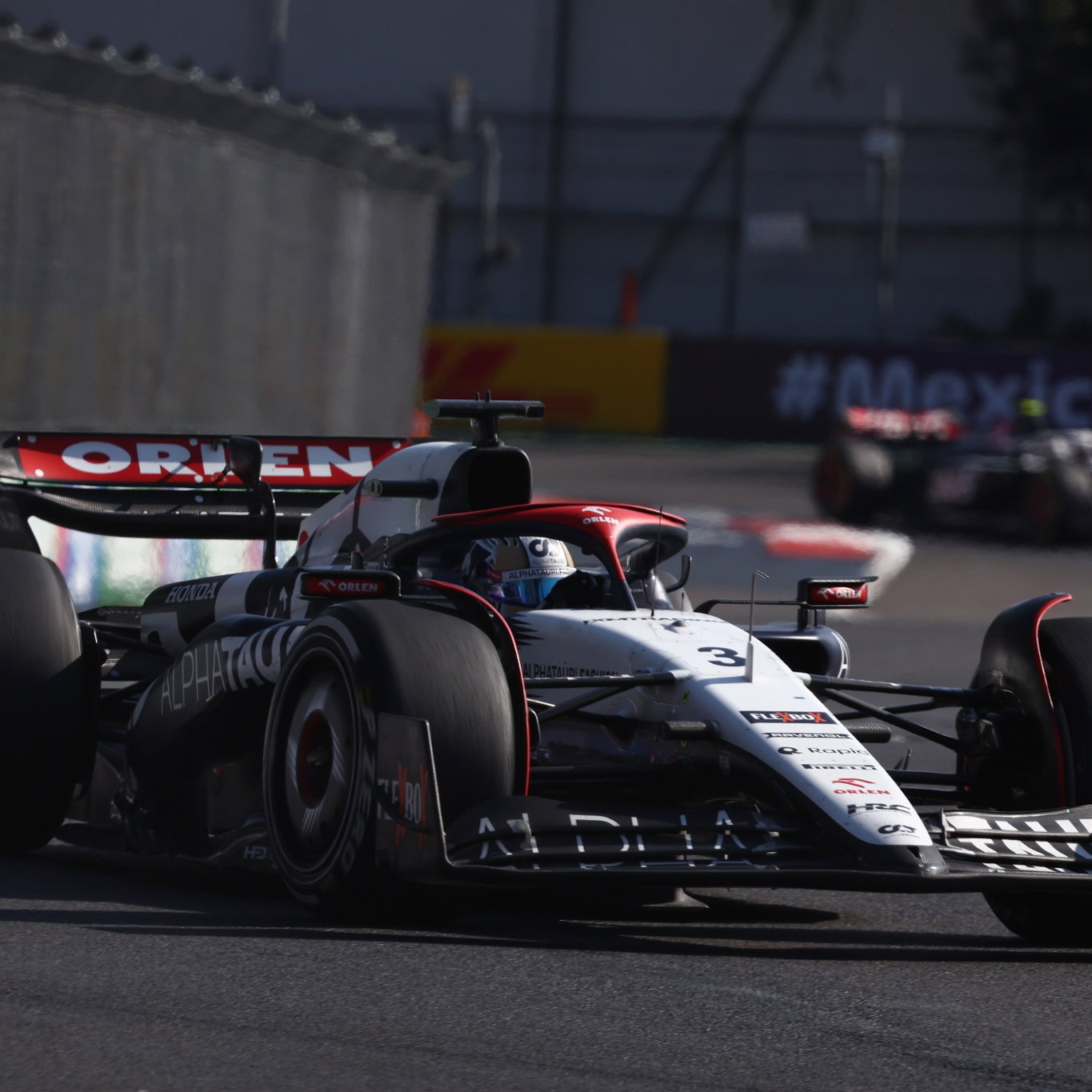 Daniel Ricciardo (AUS) AlphaTauri AT04. Formula 1 World Championship, Rd 20, Mexican Grand Prix, Mexico City, Mexico, Race