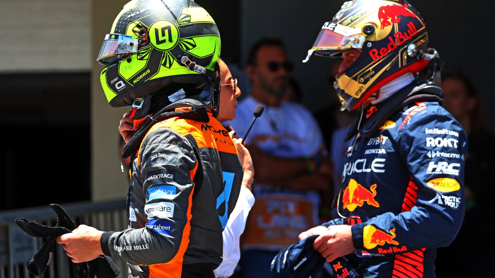 (L to R): Lando Norris (GBR) McLaren and Max Verstappen (NLD) Red Bull Racing in Sprint Shootout parc ferme. Formula 1