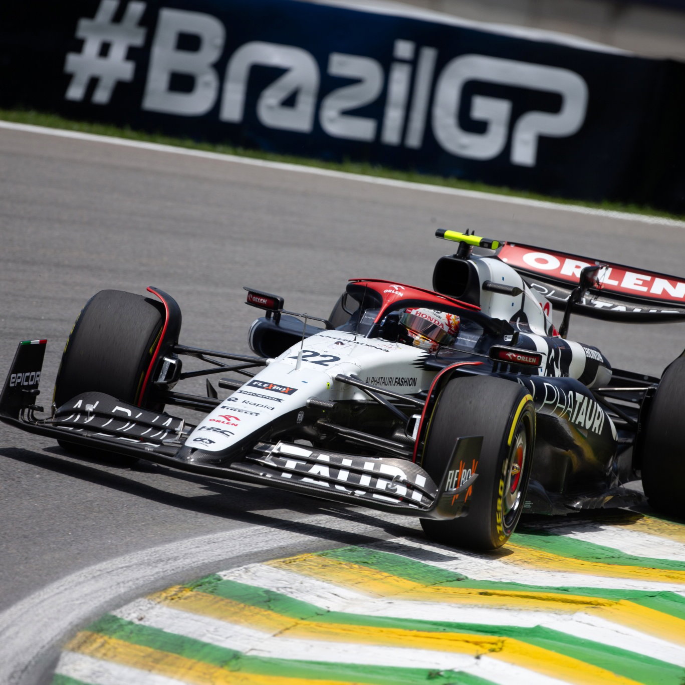 Yuki Tsunoda (JPN) AlphaTauri AT04. Formula 1 World Championship, Rd 21, Brazilian Grand Prix, Sao Paulo, Brazil, Sprint