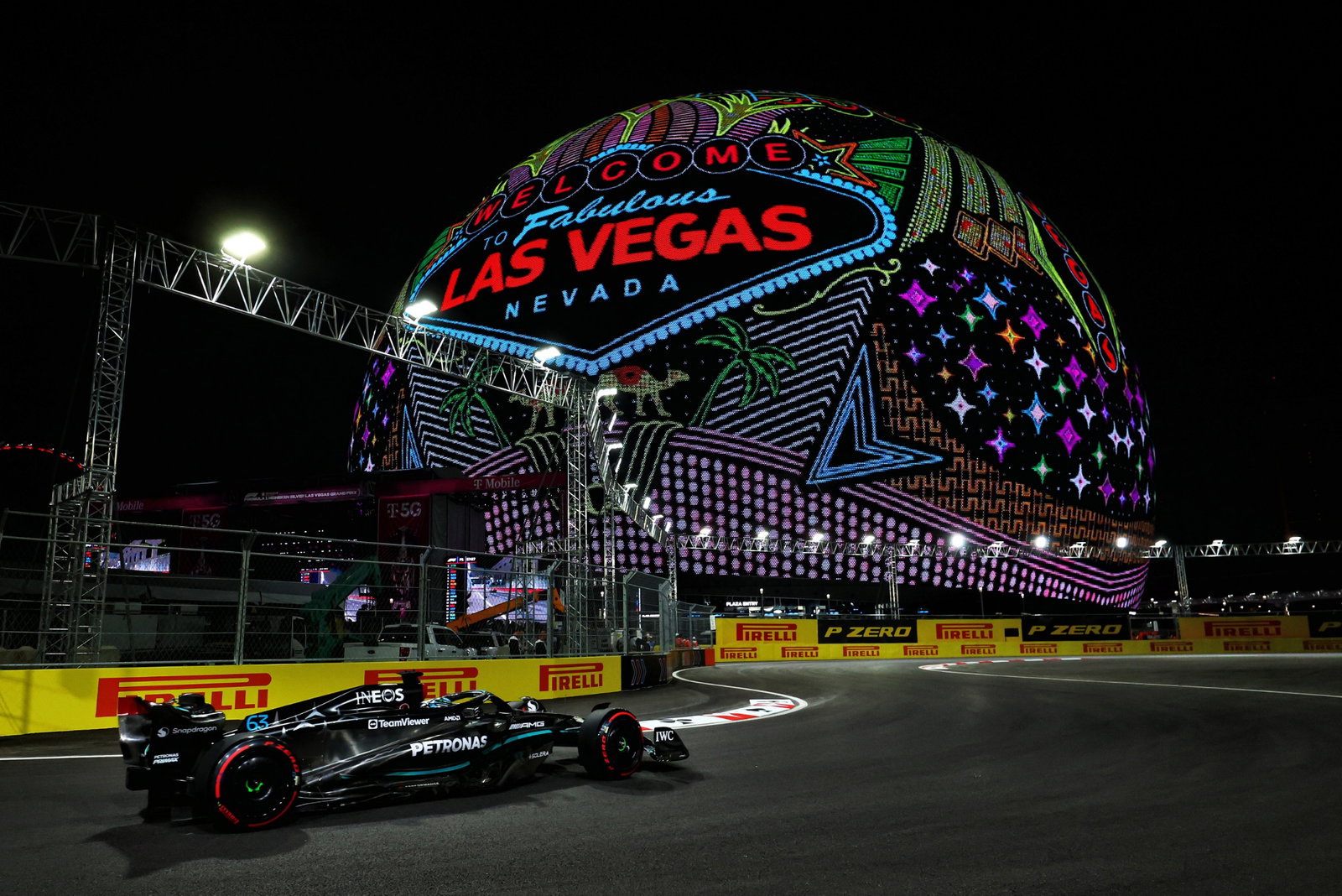 George Russell (GBR ) Mercedes AMG F1 W14.Kejuaraan Dunia Formula 1, Rd 22, Grand Prix Las Vegas, Las Vegas, Nevada,