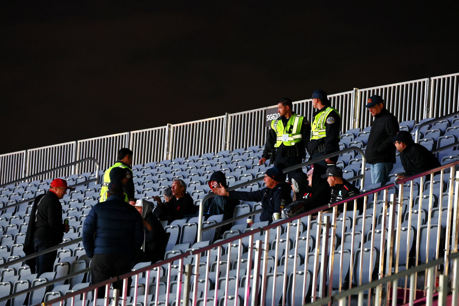 Police eject fans from the grandstands before the start of FP2. Formula 1 World Championship, Rd 22, Las Vegas Grand