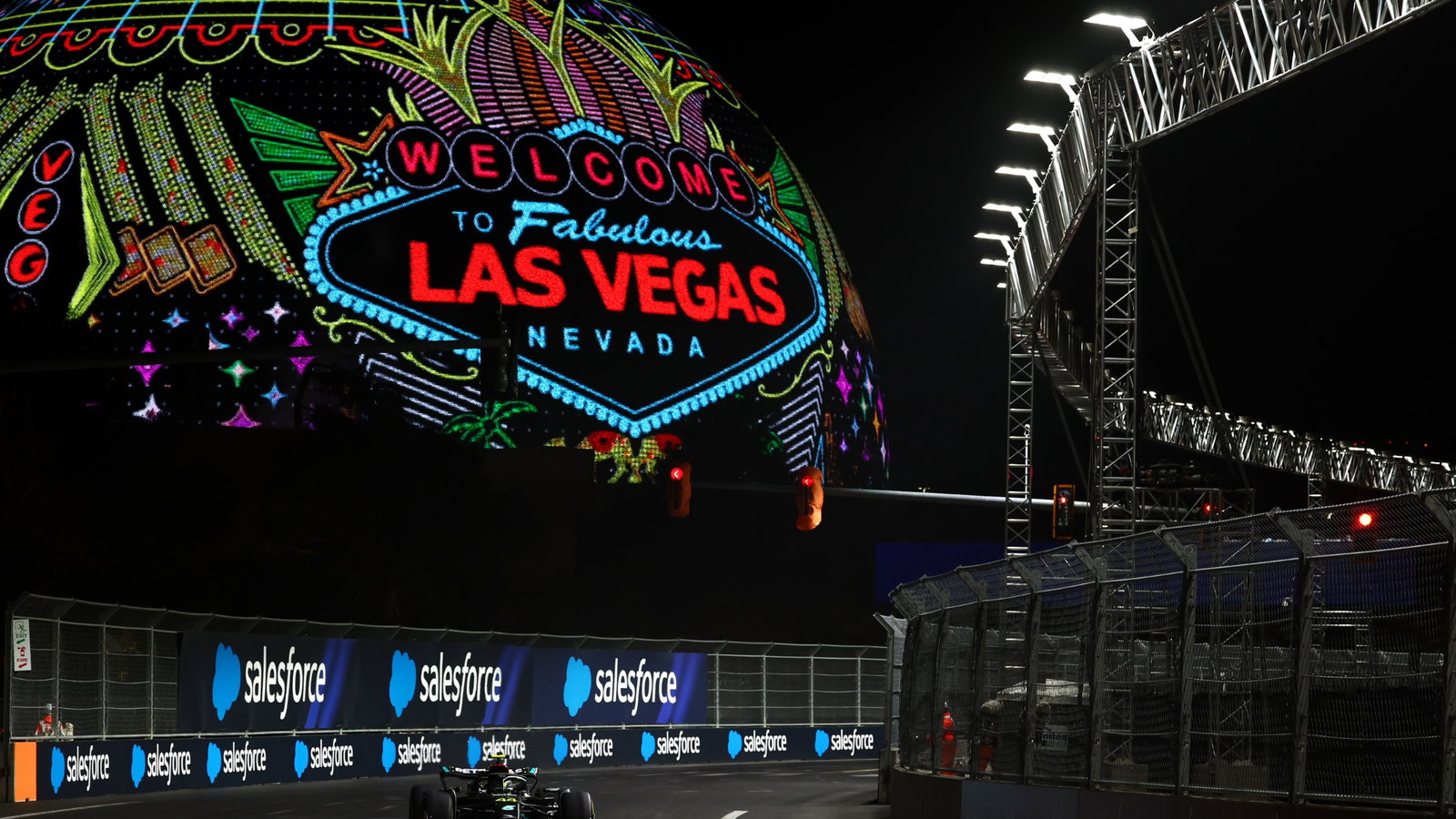 Lewis Hamilton (GBR) Mercedes AMG F1 W14. Formula 1 World Championship, Rd 22, Las Vegas Grand Prix, Las Vegas, Nevada,