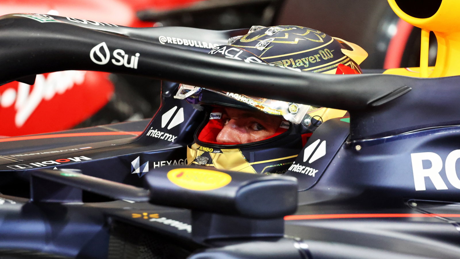 Max Verstappen (NLD) Red Bull Racing RB19 in qualifying parc ferme. Formula 1 World Championship, Rd 23, Abu Dhabi Grand