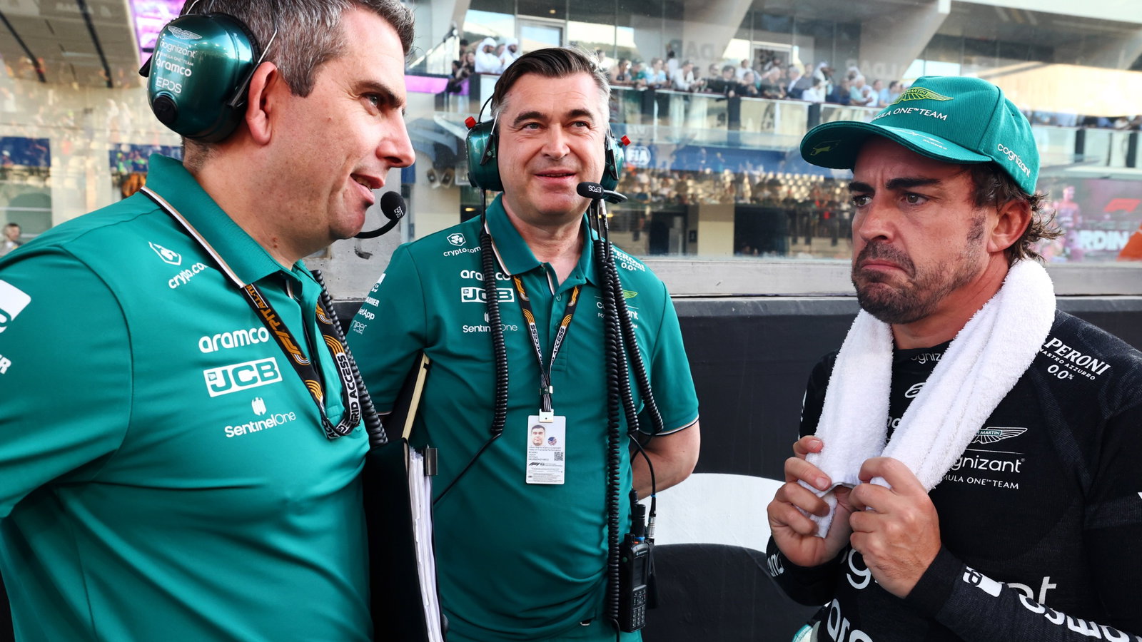 Fernando Alonso (ESP) Aston Martin F1 Team on the grid. Formula 1 World Championship, Rd 23, Abu Dhabi Grand Prix, Yas