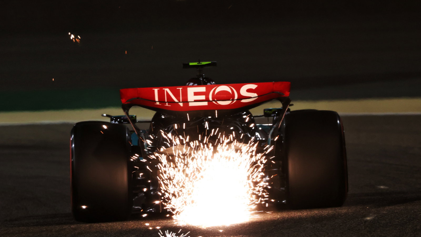 Lewis Hamilton (GBR) Mercedes AMG F1 W15 sends sparks flying. Formula 1 World Championship, Rd 1, Bahrain Grand Prix,