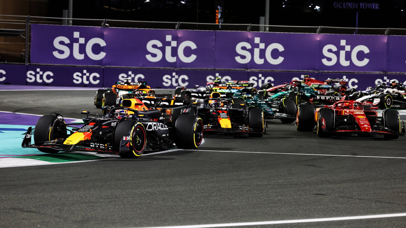 Max Verstappen (NLD) Red Bull Racing RB20 leads at the start of the race. Formula 1 World Championship, Rd 2, Saudi