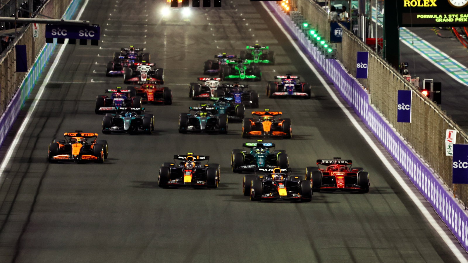 Max Verstappen (NLD) Red Bull Racing RB20 leads at the start of the race. Formula 1 World Championship, Rd 2, Saudi