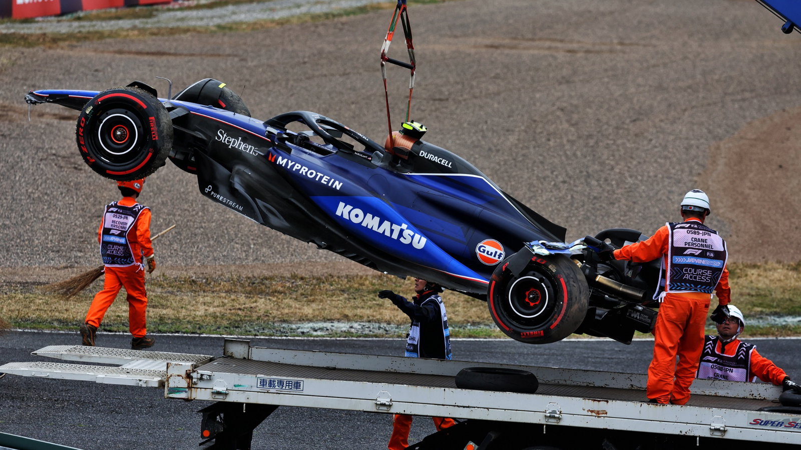 Logan Sargeant (USA) Williams Racing FW46 crashed in the first practice session. Formula 1 World Championship, Rd 4,