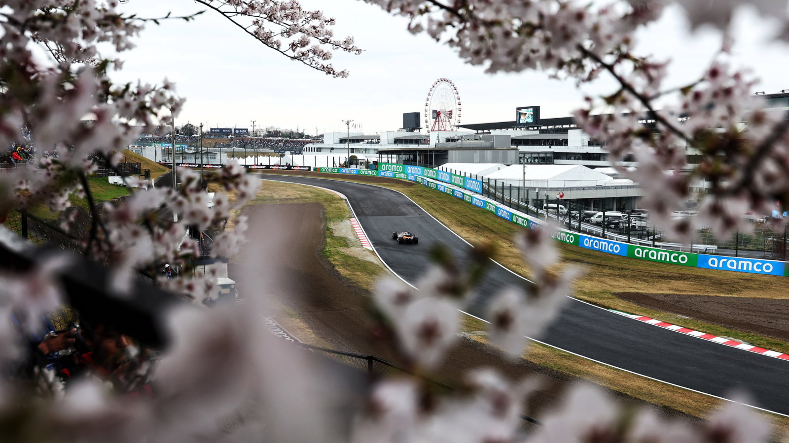Oscar Piastri (AUS) McLaren MCL38. Formula 1 World Championship, Rd 4, Japanese Grand Prix, Suzuka, Japan, Practice