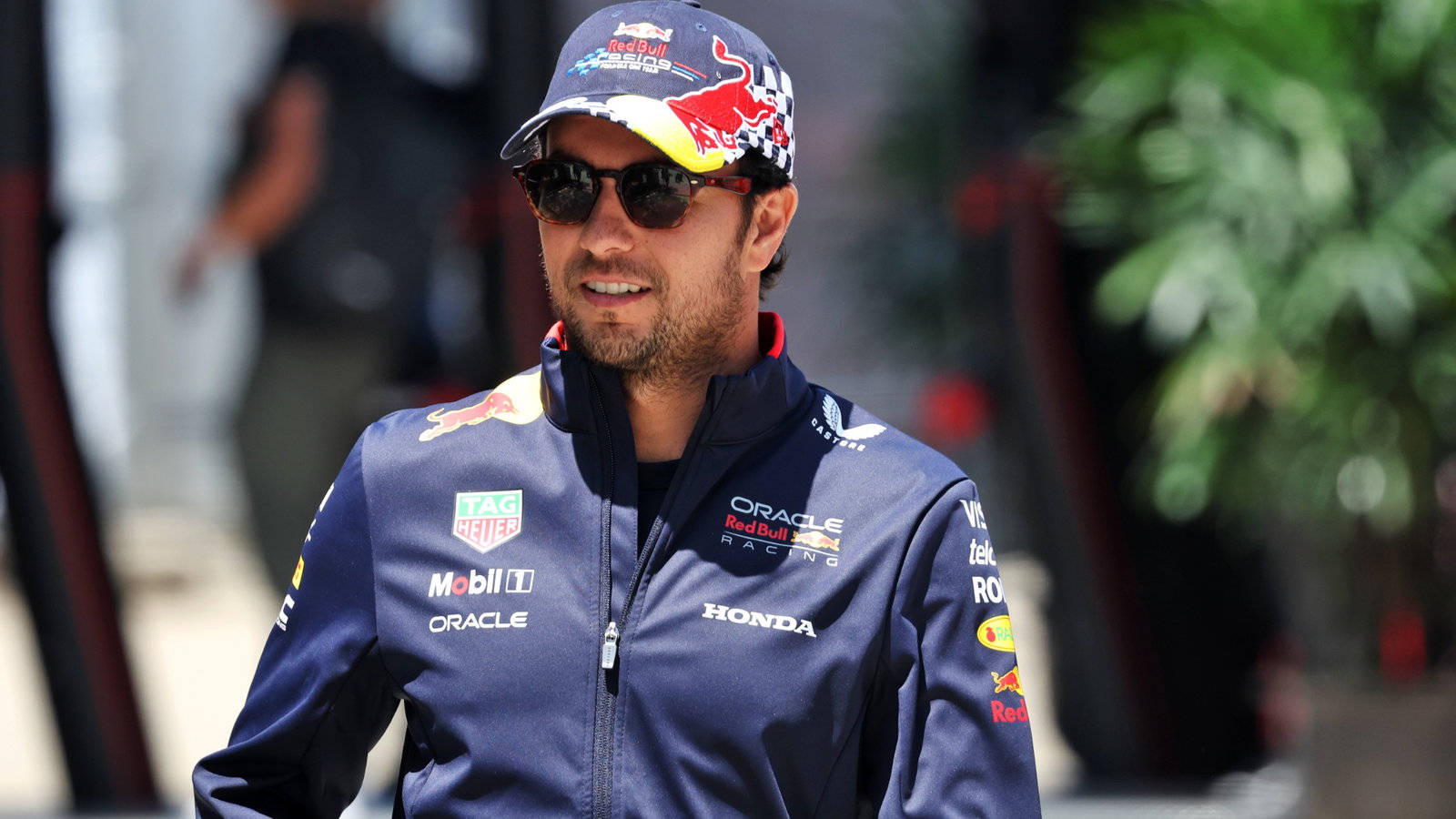 Sergio Perez (MEX) Red Bull Racing. Formula 1 World Championship, Rd 5, Chinese Grand Prix, Shanghai, China, Preparation