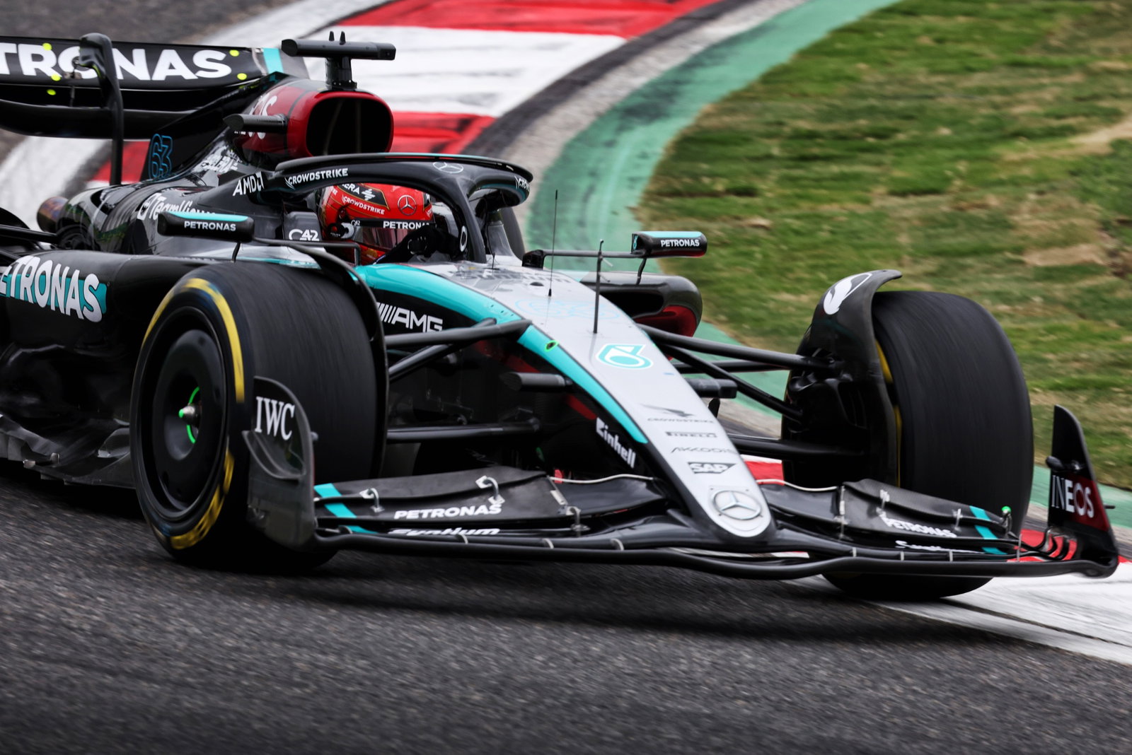 George Russell (GBR) Mercedes AMG F1 W15. Formula 1 World Championship, Rd 5, Chinese Grand Prix, Shanghai, China, Sprint