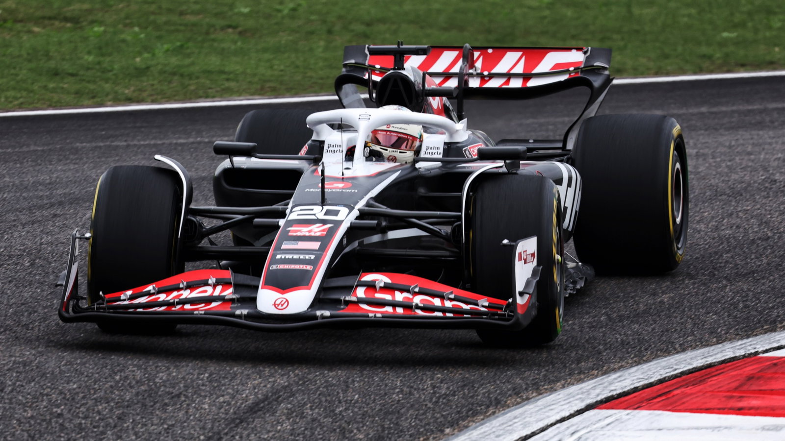 Kevin Magnussen (DEN) Haas VF-24. Formula 1 World Championship, Rd 5, Chinese Grand Prix, Shanghai, China, Sprint