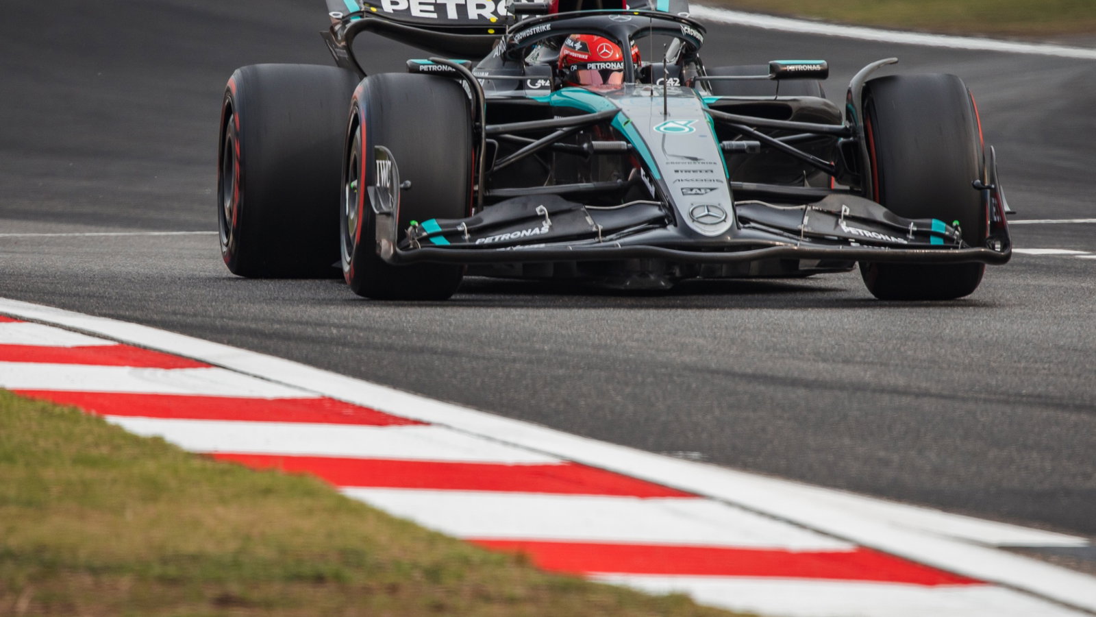 George Russell (GBR) Mercedes AMG F1 W15. Formula 1 World Championship, Rd 5, Chinese Grand Prix, Shanghai, China, Sprint