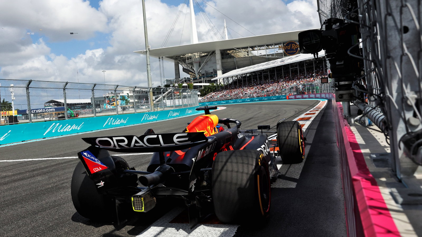 Max Verstappen (NLD) Red Bull Racing RB20. Formula 1 World Championship, Rd 6, Miami Grand Prix, Miami, Florida, USA, Race