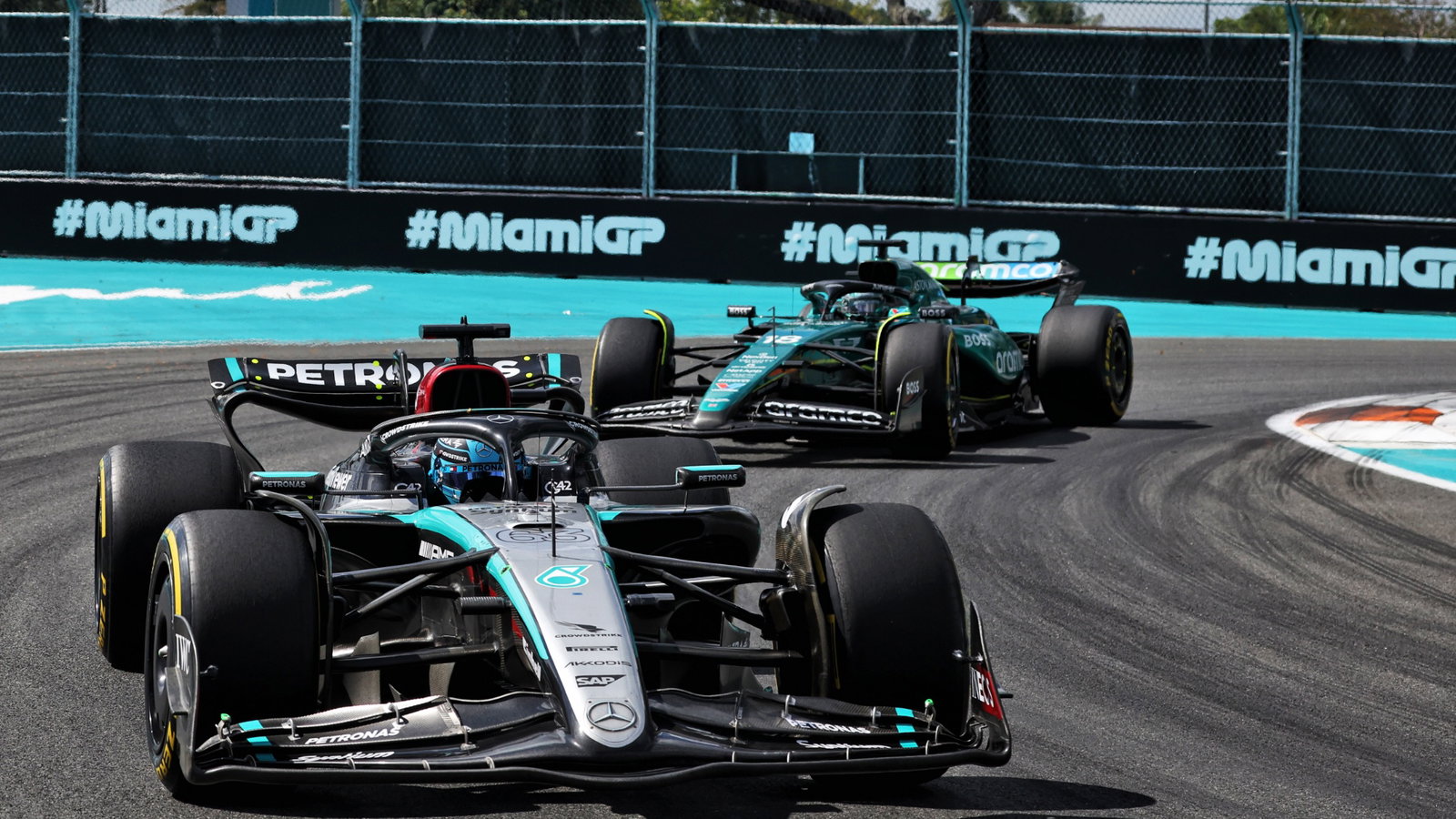 George Russell (GBR) Mercedes AMG F1 W15. Formula 1 World Championship, Rd 6, Miami Grand Prix, Miami, Florida, USA, Race