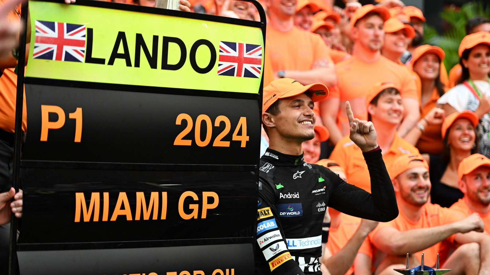 Race winner Lando Norris (GBR) McLaren celebrates with the team. Formula 1 World Championship, Rd 6, Miami Grand Prix,
