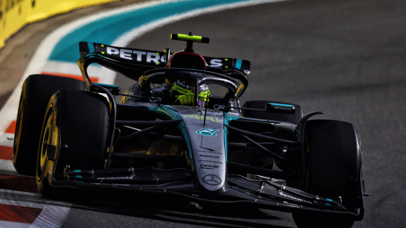 Lewis Hamilton (GBR) Mercedes AMG F1 W15. Formula 1 World Championship, Rd 6, Miami Grand Prix, Miami, Florida, USA, Race