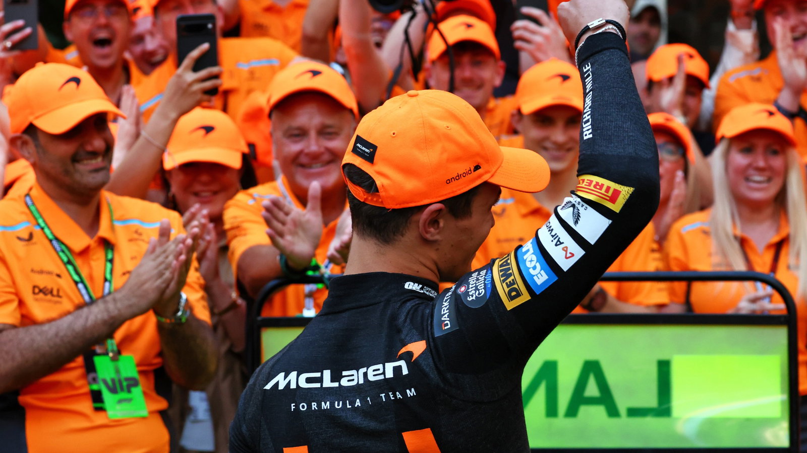 Race winner Lando Norris (GBR) McLaren celebrates with the team. Formula 1 World Championship, Rd 6, Miami Grand Prix,