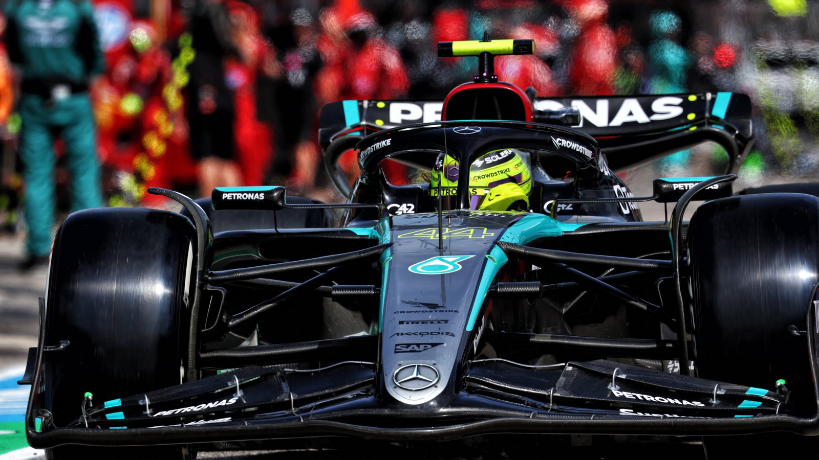 Lewis Hamilton (GBR) Mercedes AMG F1 W15 makes a pit stop. Formula 1 World Championship, Rd 7, Emilia Romagna Grand Prix,