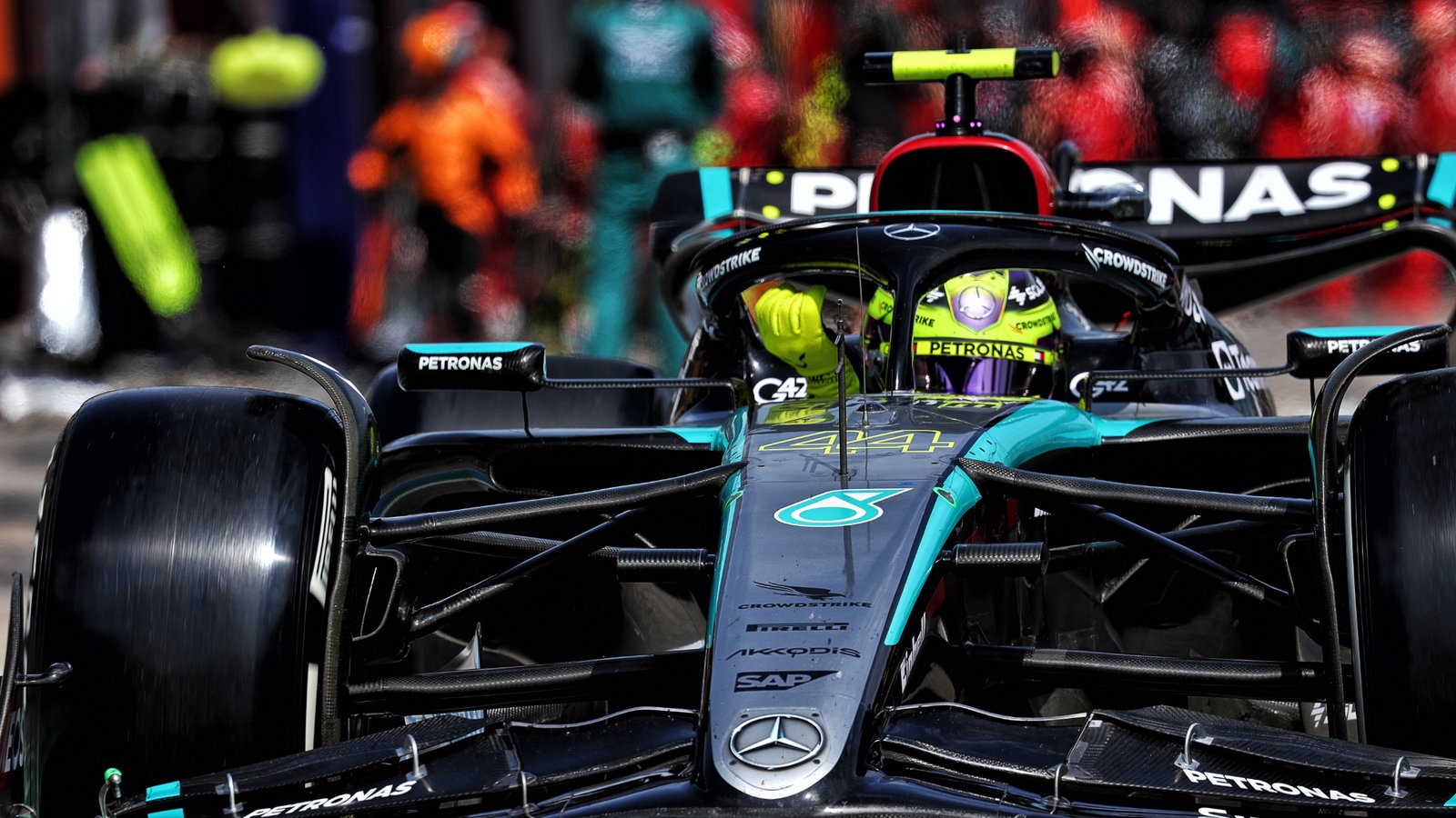 Lewis Hamilton (GBR) Mercedes AMG F1 W15 makes a pit stop. Formula 1 World Championship, Rd 7, Emilia Romagna Grand Prix,