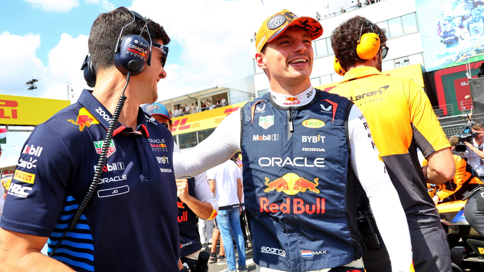 (L to R): Jo Canales, Red Bull Racing Personal Trainer with Max Verstappen (NLD) Red Bull Racing on the grid. Formula 1