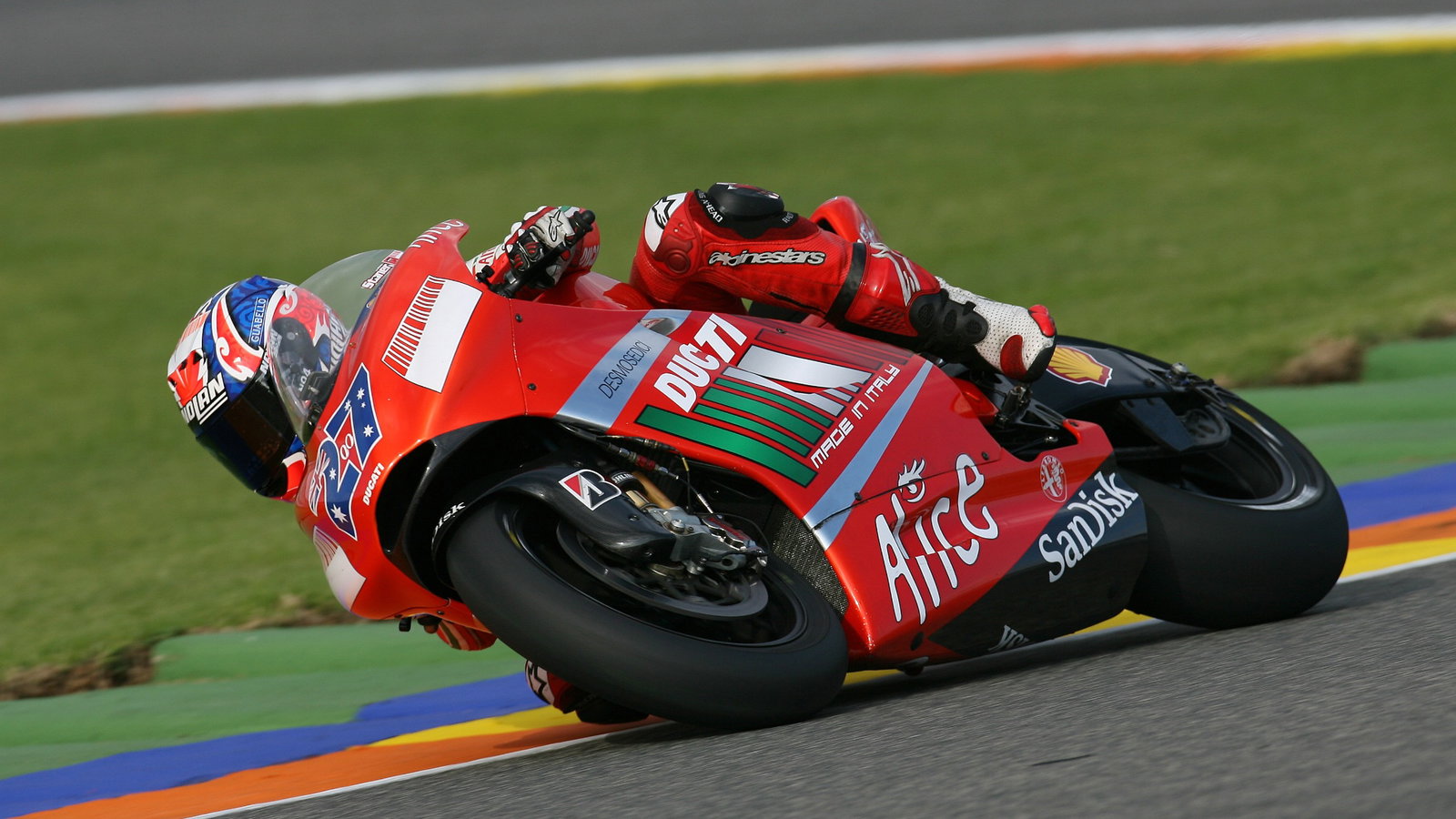 Casey Stoner (AUS), Ducati Marlboro Team, Ducati, 27, 2007 MotoGP World