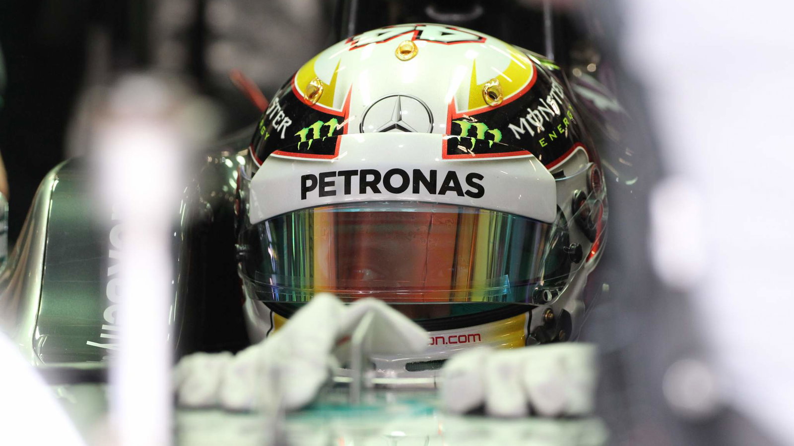 18.04.2014- Free Practice 2, Lewis Hamilton (GBR) Mercedes AMG F1 W05