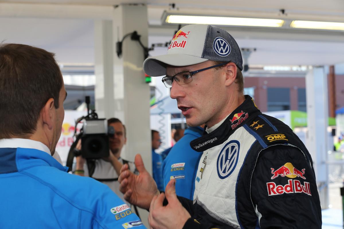 WRC Wales Rally GB: Neuville loses wheel in SS3