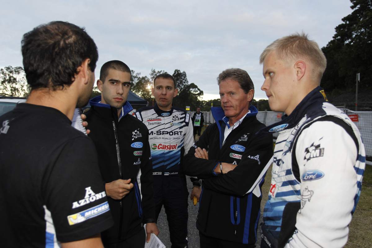 WRC Wales Rally GB: Neuville loses wheel in SS3