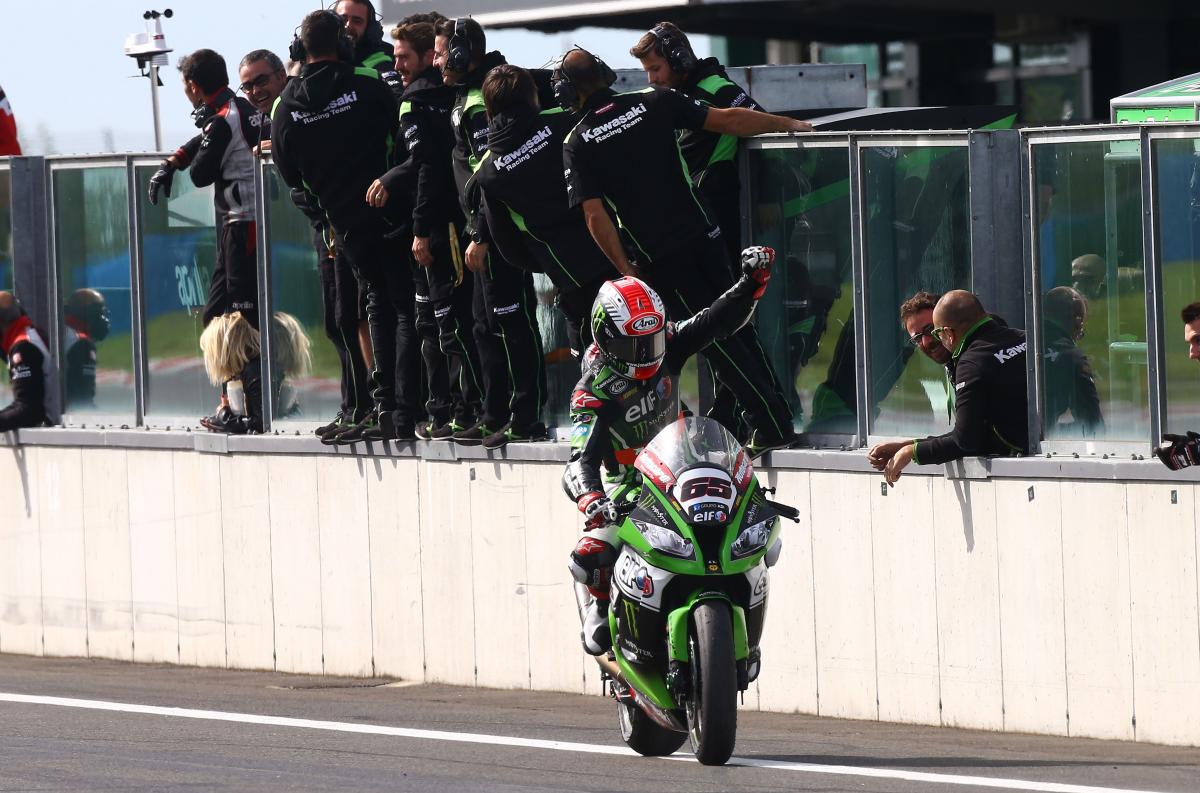 Jerez: Jonathan Rea wins 2015 World Superbike title