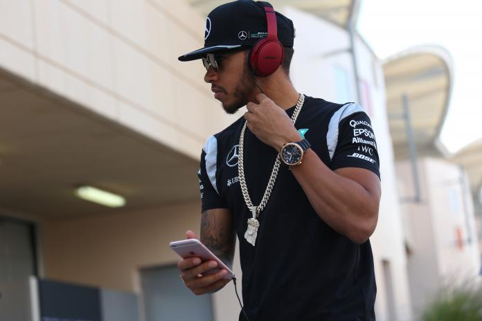 Symonds enjoying three-tyre challenge